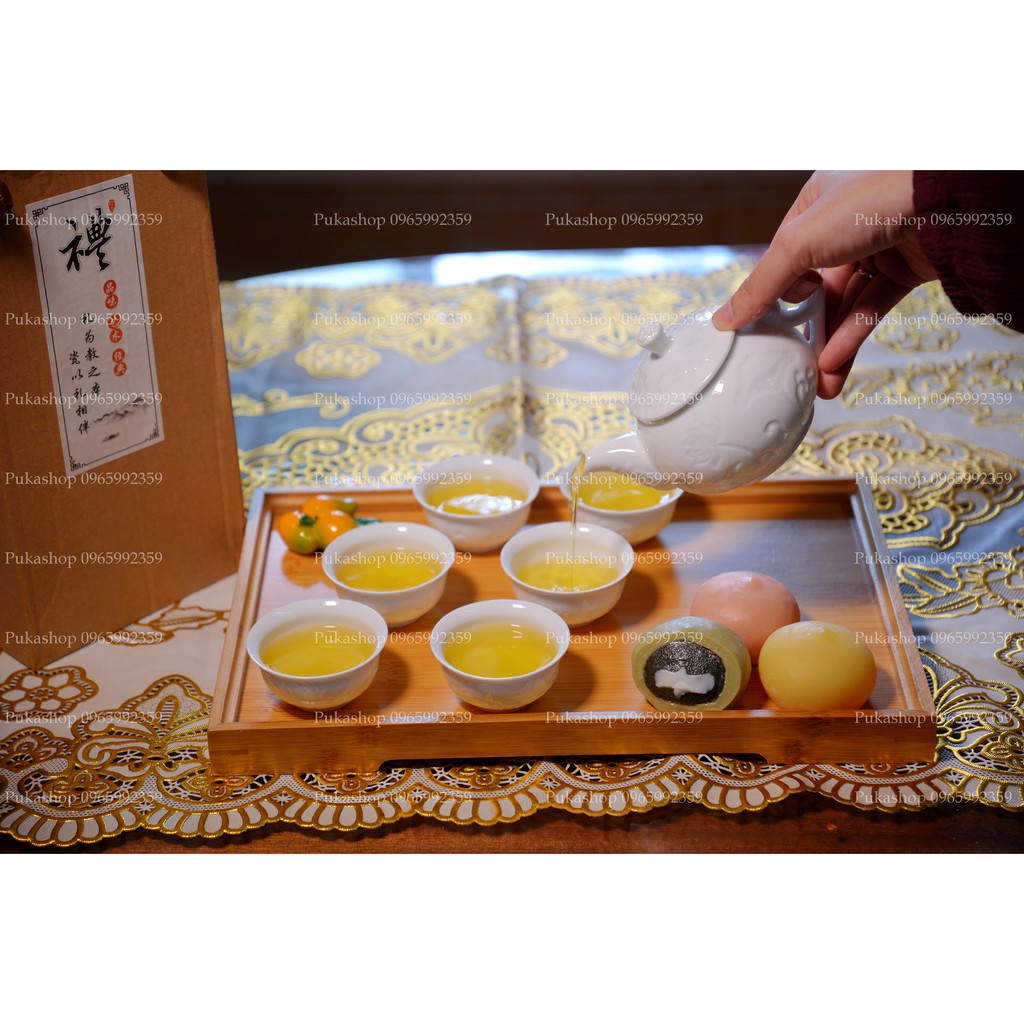 Bộ ấm trà gốm sứ Đức Hoa khắc nổi, hàng cao cấp.